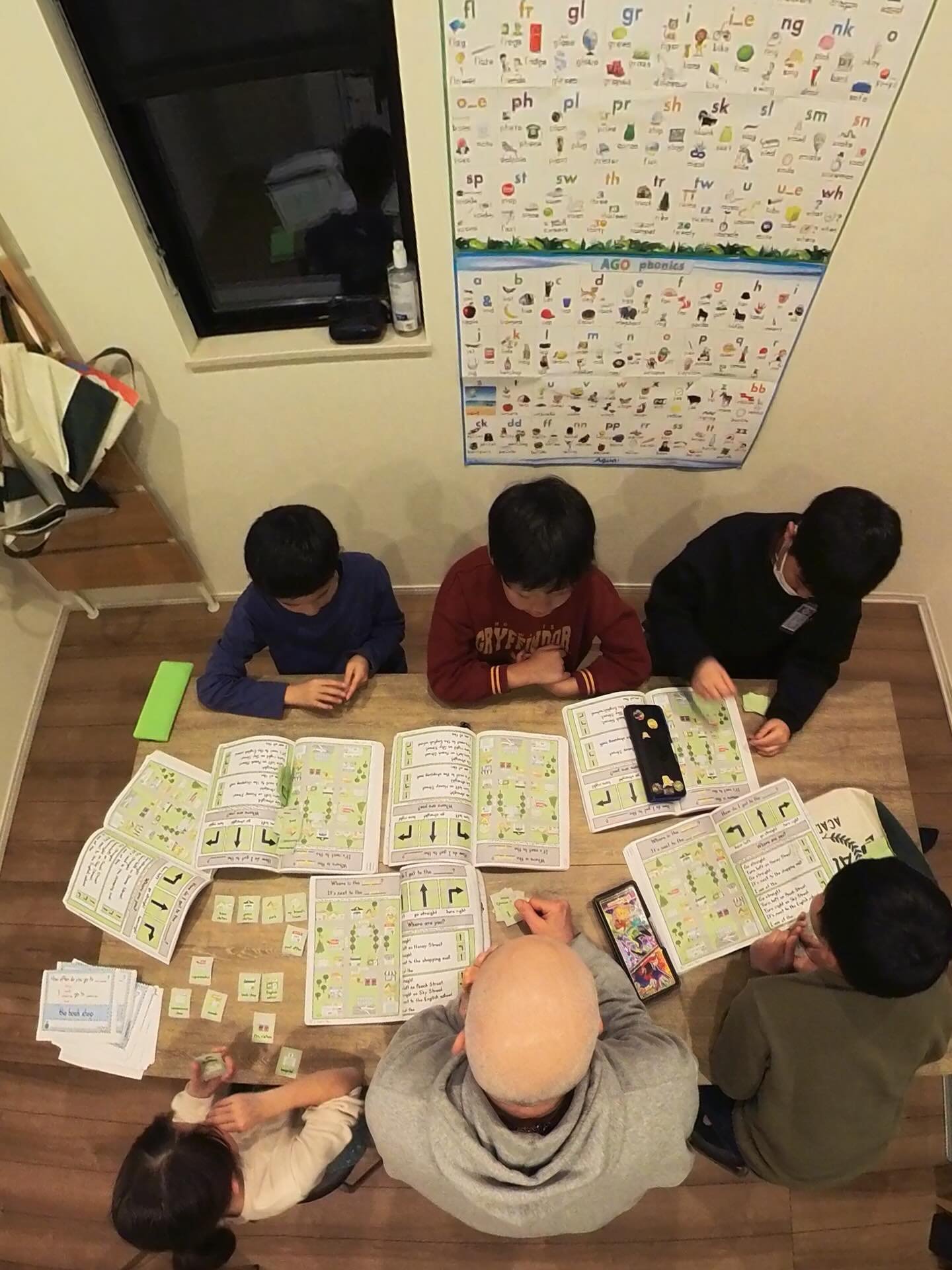 🏙️📍 エースアカデミー小学生クラス
今日は四街道の町で、道案内の練習をしました！
目印を使ったり、右・左を考えながら、楽しくコミュニケーションを学びました 🚶&zwj;♀️🗣️✨