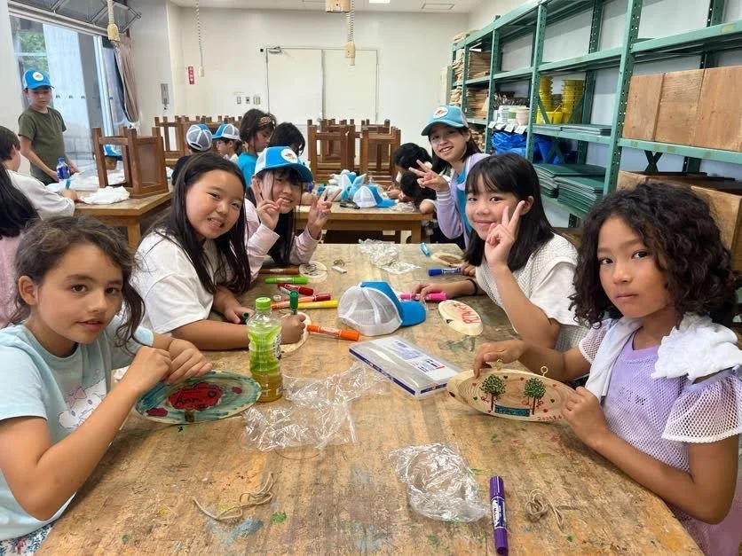  サマーキャンプでチームチャレンジに協力して取り組む子どもたち 