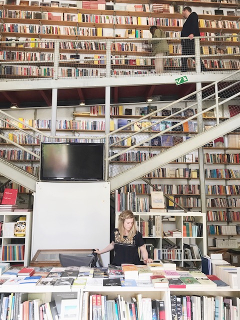 Ler Devagar Bookstore