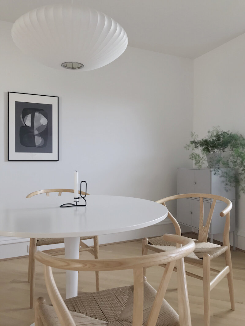 Modern dining room of Kristin of  @minima_organizing