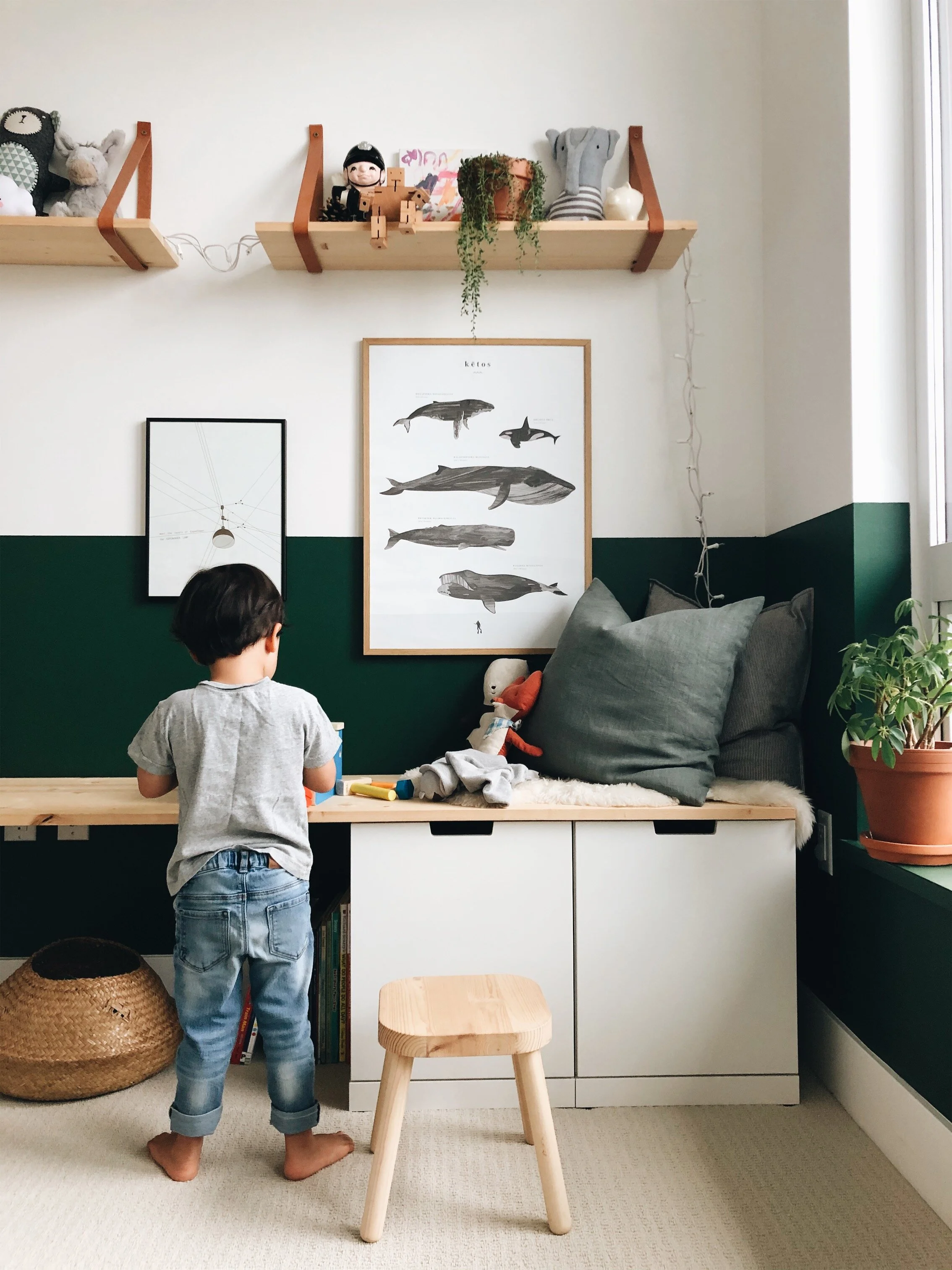 Small Home Tours (Mini): Stephanie's Beautiful Kids Room with Ikea Hack Play Bench