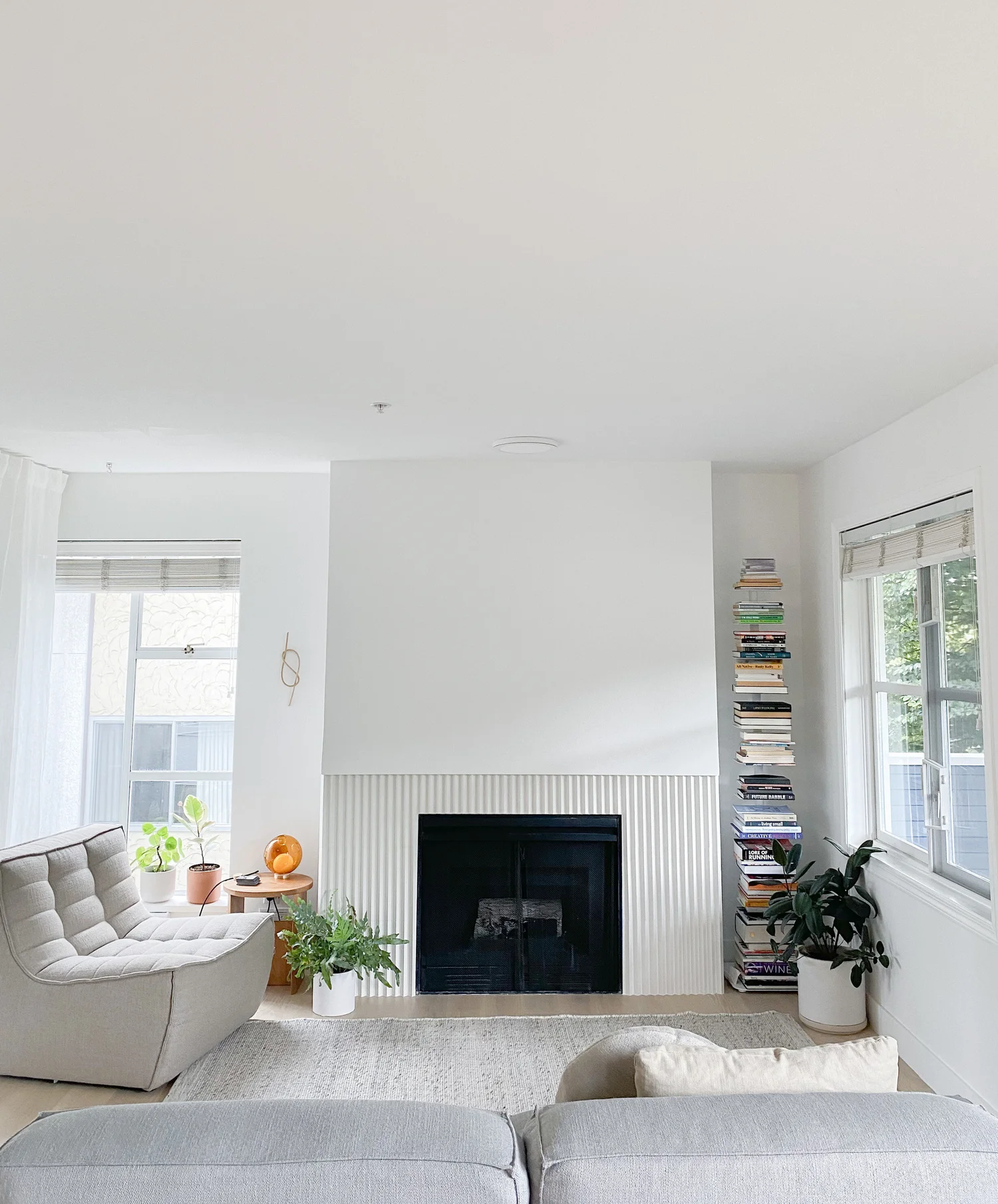 Vertical Stacking Bookshelves for Small Spaces — 600sqftandababy