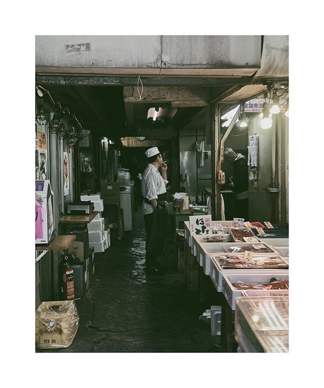 Tsukiji fish market. #shotonmoment #momenttele