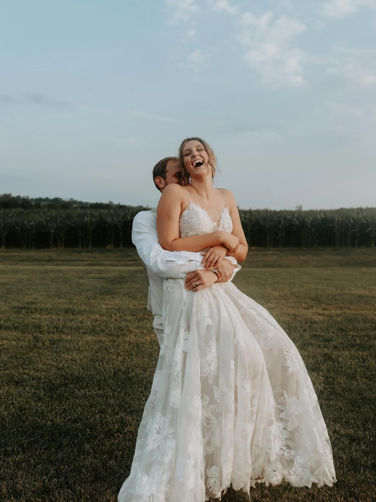 The Prompt vs. The moment:
Pick her up and spin her around 🤍