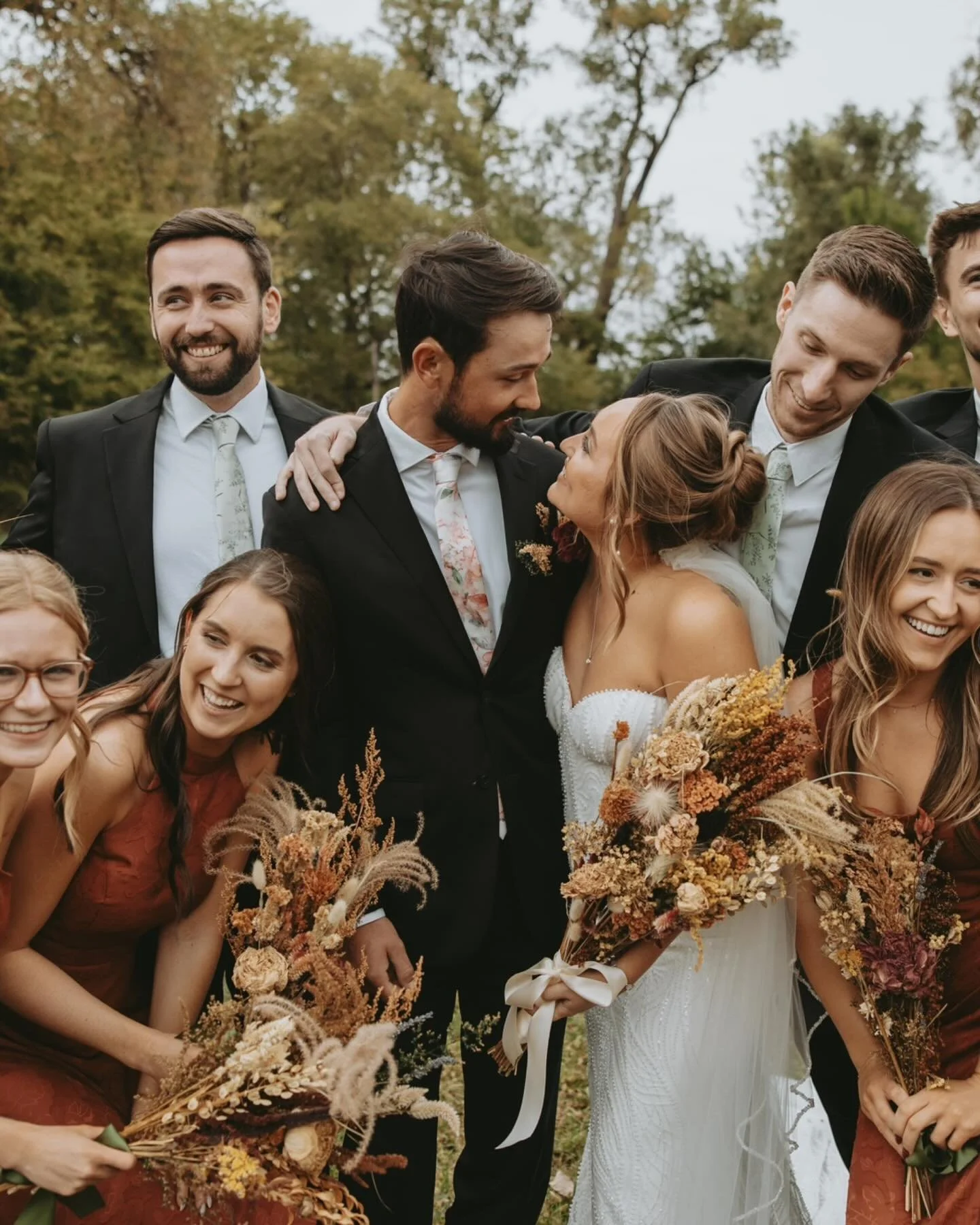 This past weekend was so fun celebrating Kellie &amp; Ryan! 
Her dress change was 👌🏽

#nebraskawedding #nebraskaweddingphotographer #midwestweddingphotographer #wednebraska #bride #omahaweddingphotographer