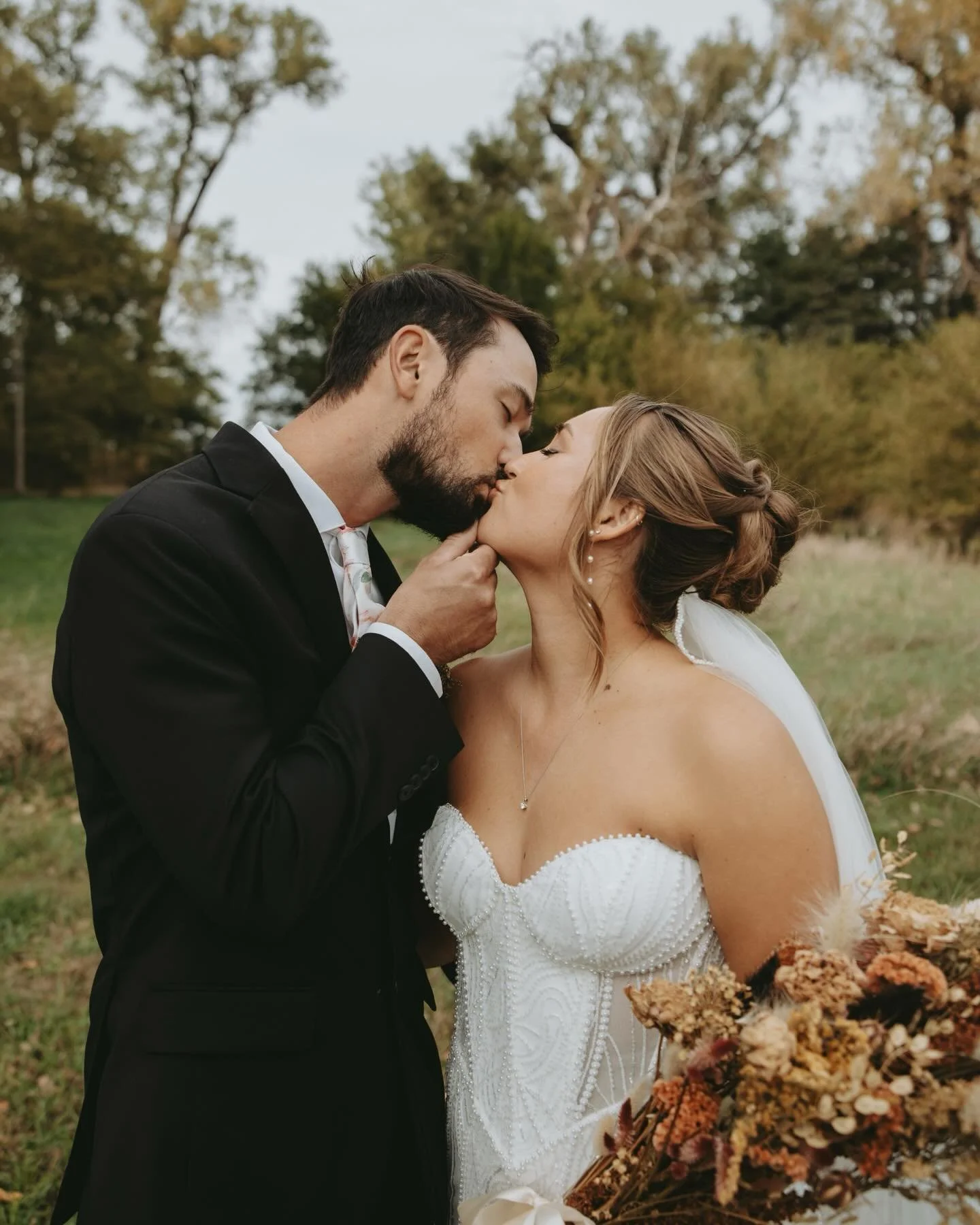 ✨ Calling all future brides! ✨
Your wedding deserves to be everything you&rsquo;ve dreamed of &mdash; magical, meaningful, and unforgettable. My passion is capturing every moment so your photos can take you back to that day over and over again. 

Tha