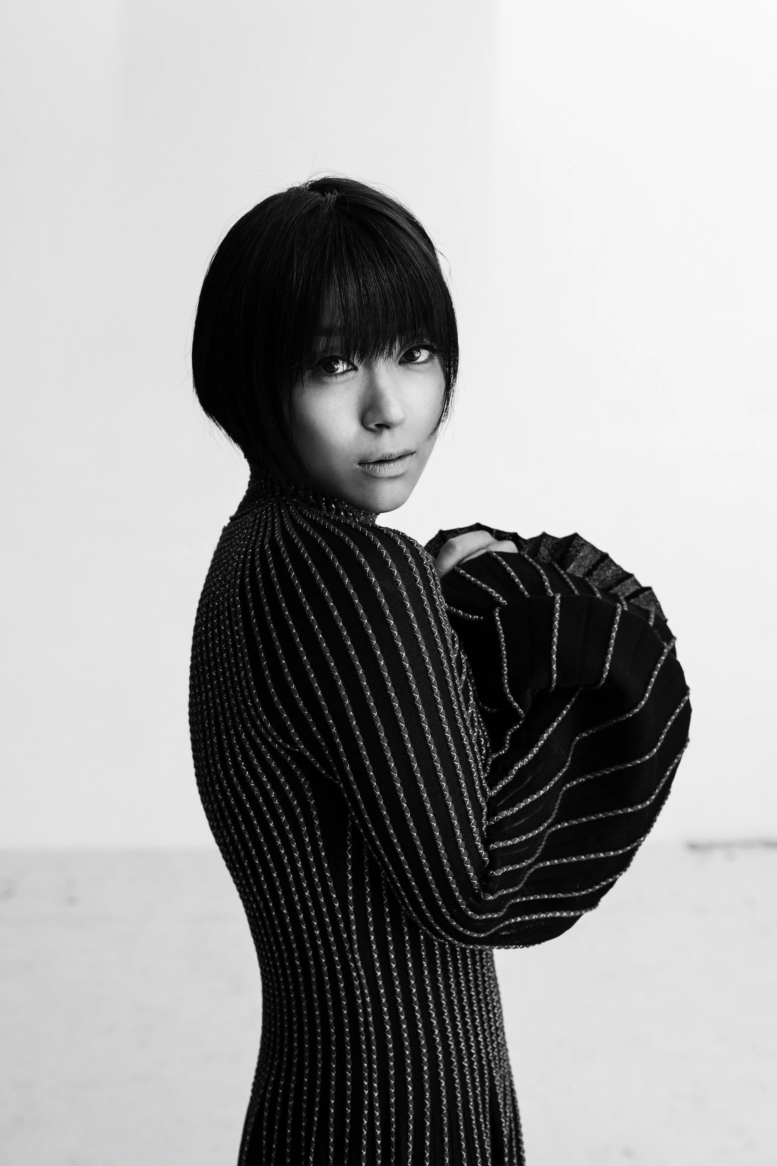 UtadaHikaru_110554_no_f.jpg