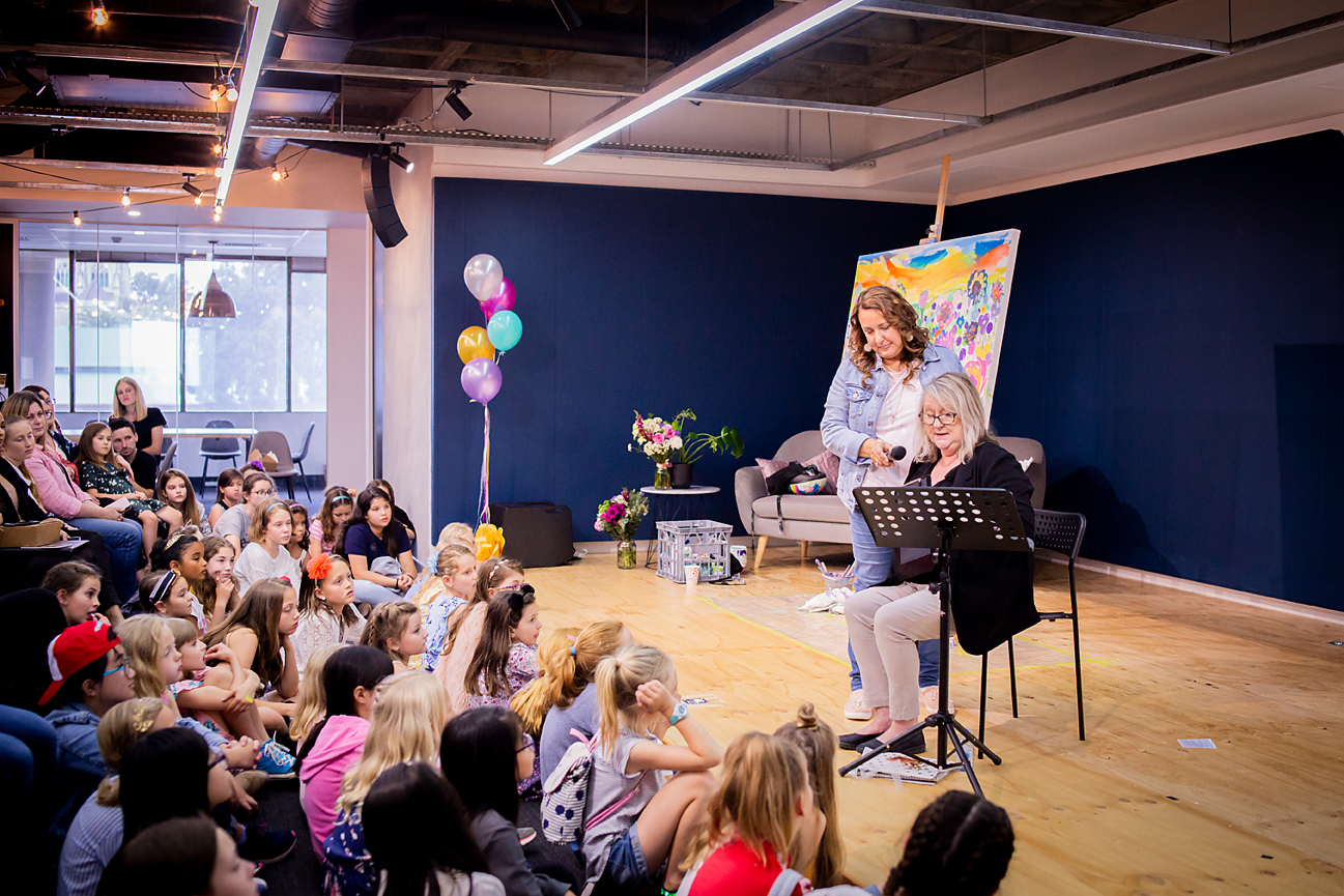 GirlsCollective111.jpg