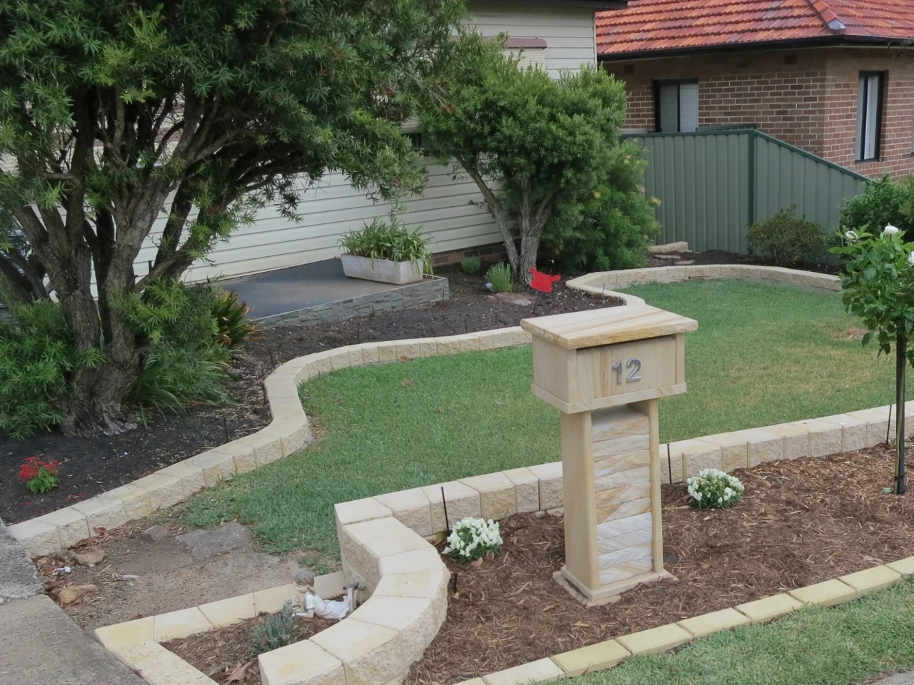 025 Sandstone letterbox 820 high 380x325 floor size inside of letterbox.jpg