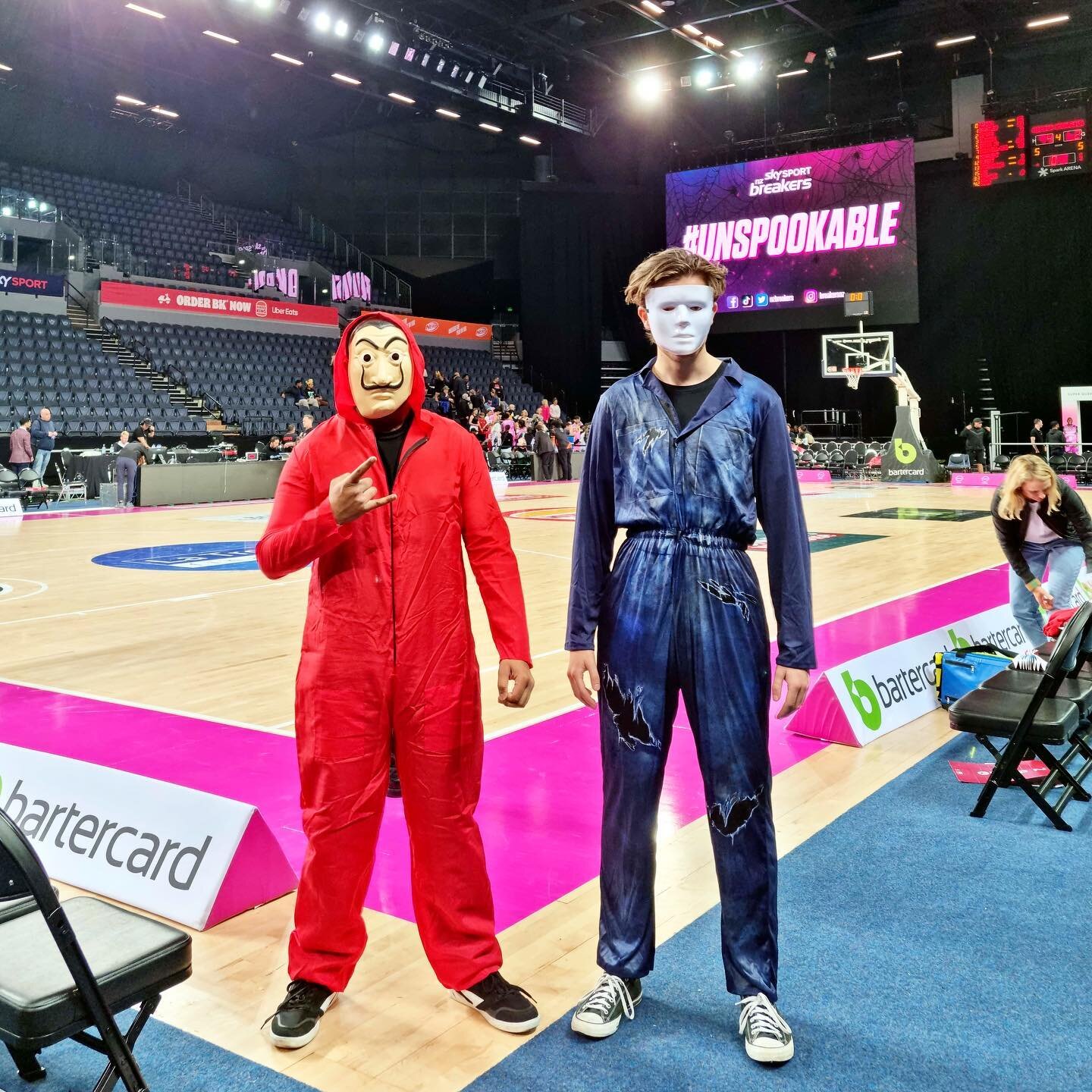 Unspookable at the @breakersnz last night! 
Did your dare get a photo with our team?
#halloween2022 #skysportbreakers #happyhalloween #unspookable #dressup