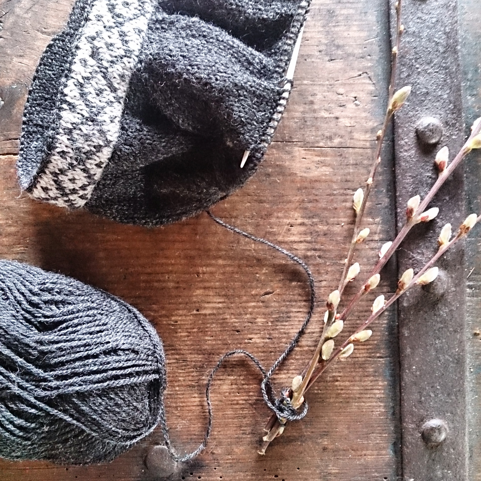 Også bunadsshortsen gjør seg godt om våren med gode strømper under, kanskje kan du ligge litt på forskudd til 17. Mai antrekket? 