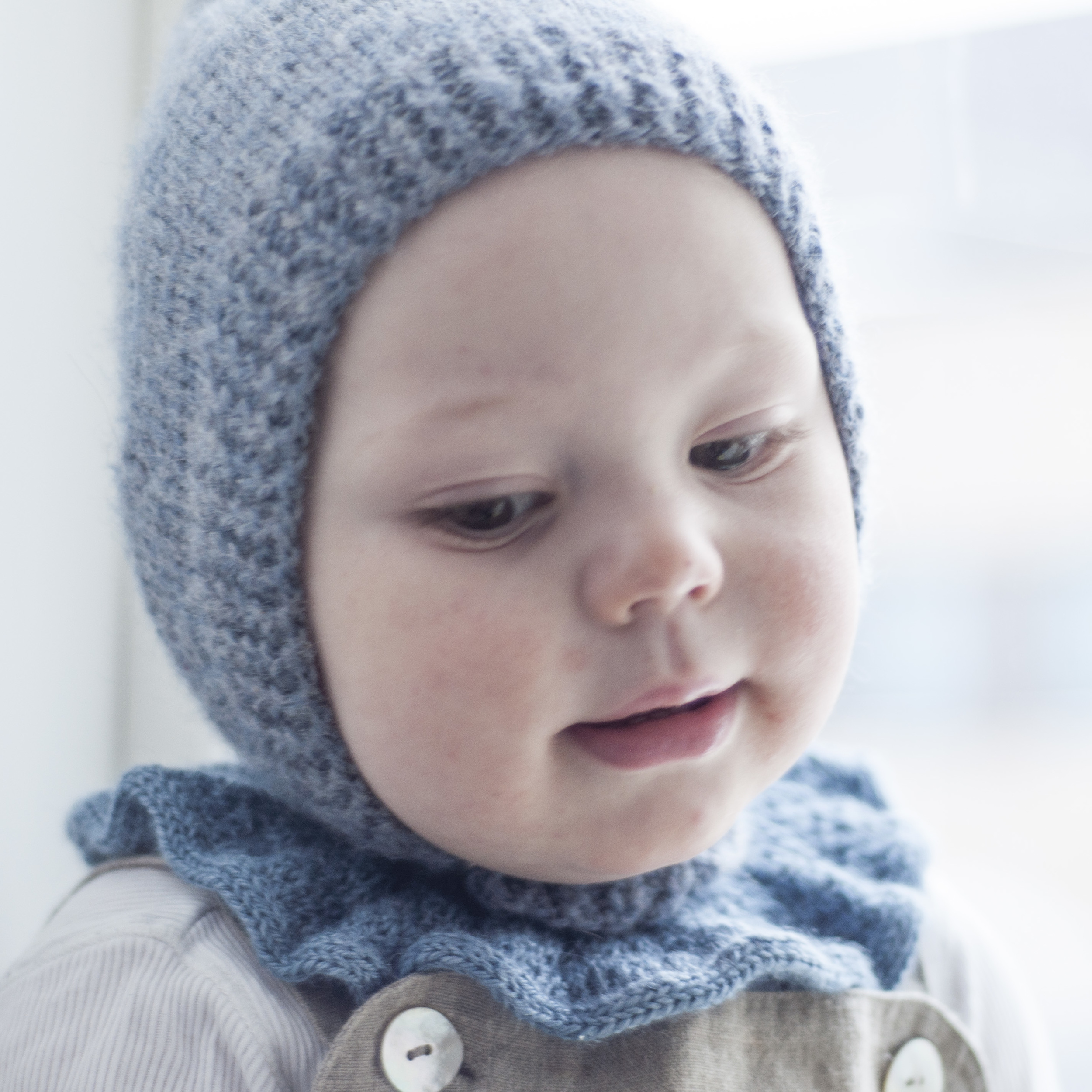 En lekker perlekrage er prikken over i-en på ellers enkle antrekk hvis du ikke vil sette i gang med storstrikken i år!