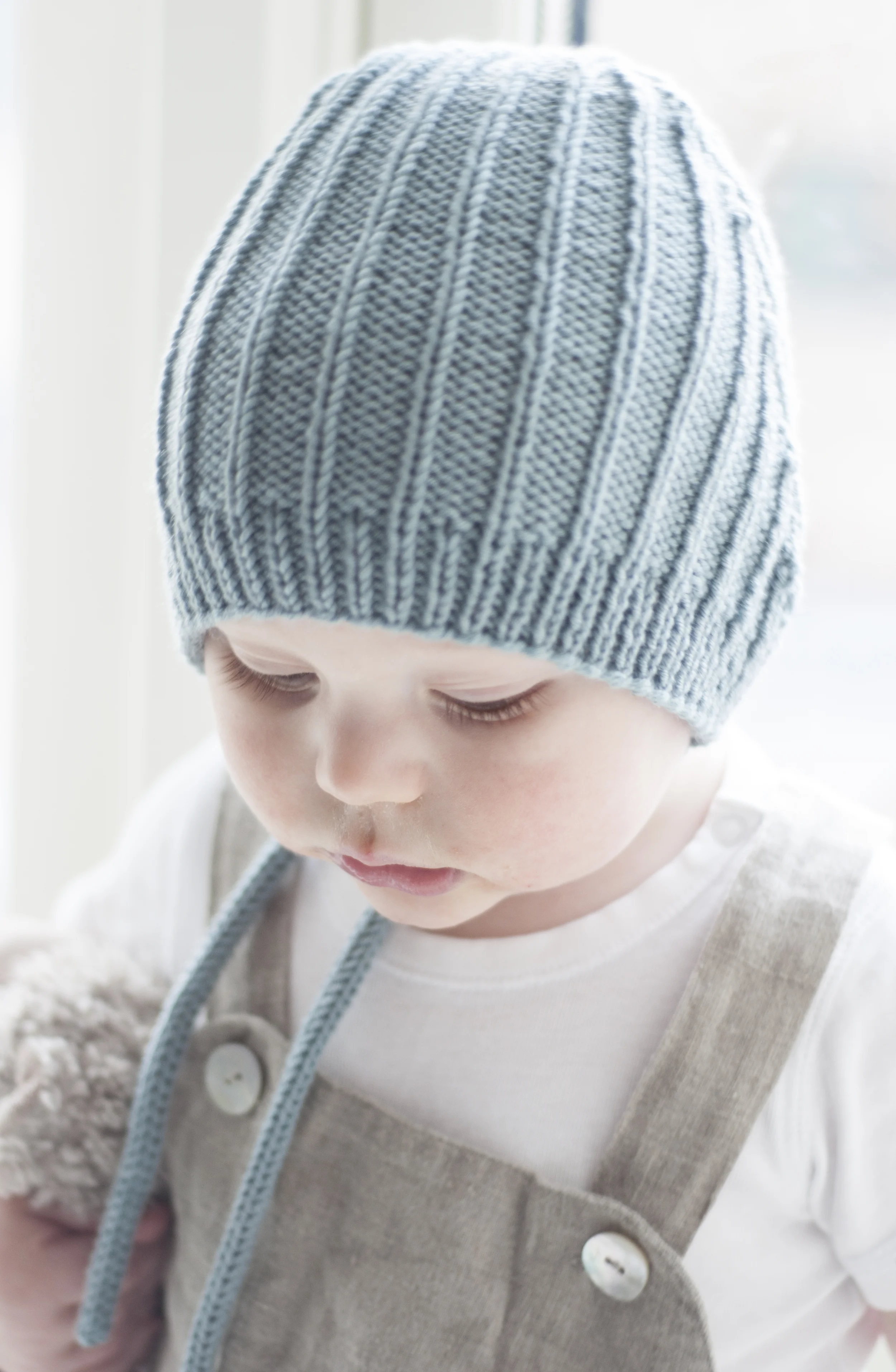 Birkelue er god å ha for de minste, den er nett, sitter godt på hodet og er morsom å strikke. Strikket i Lerke har du en deilig lue fra vår til høst.