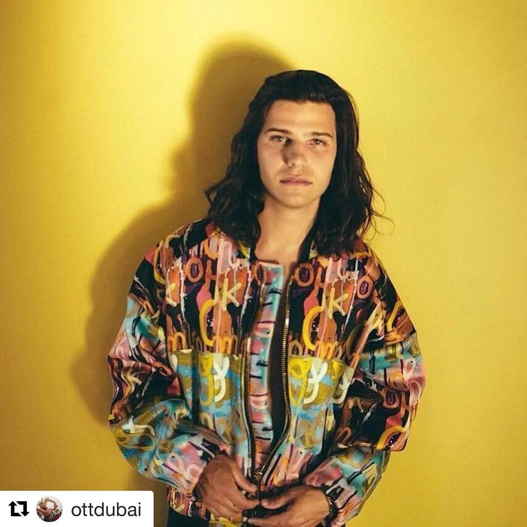 Alex DVBBS in OTT with susan shup print