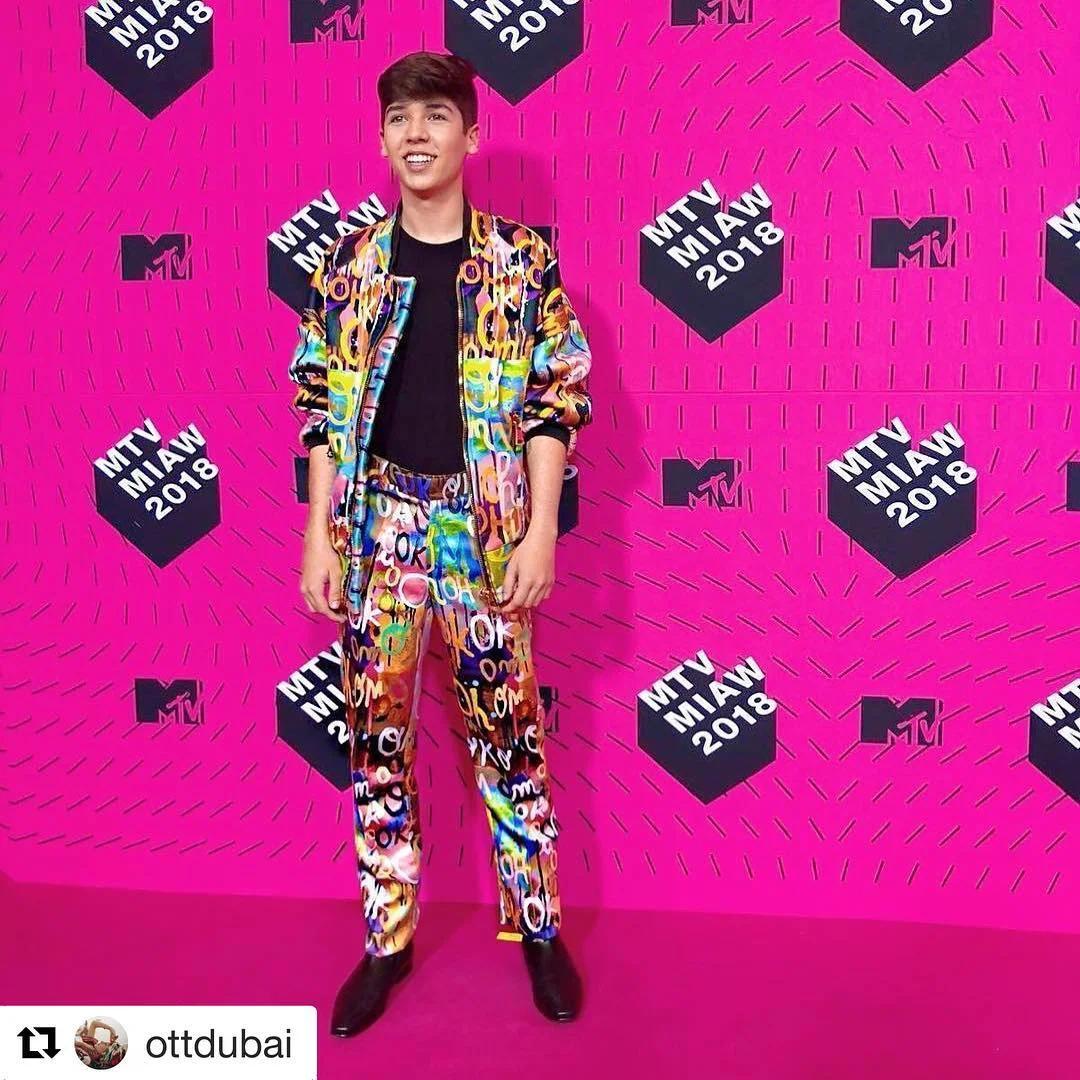 mario selman in OTT with susan shup print