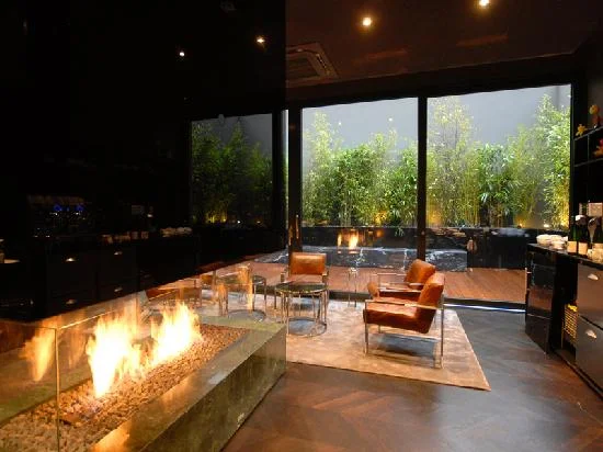 restaurant_patio_at night.jpg