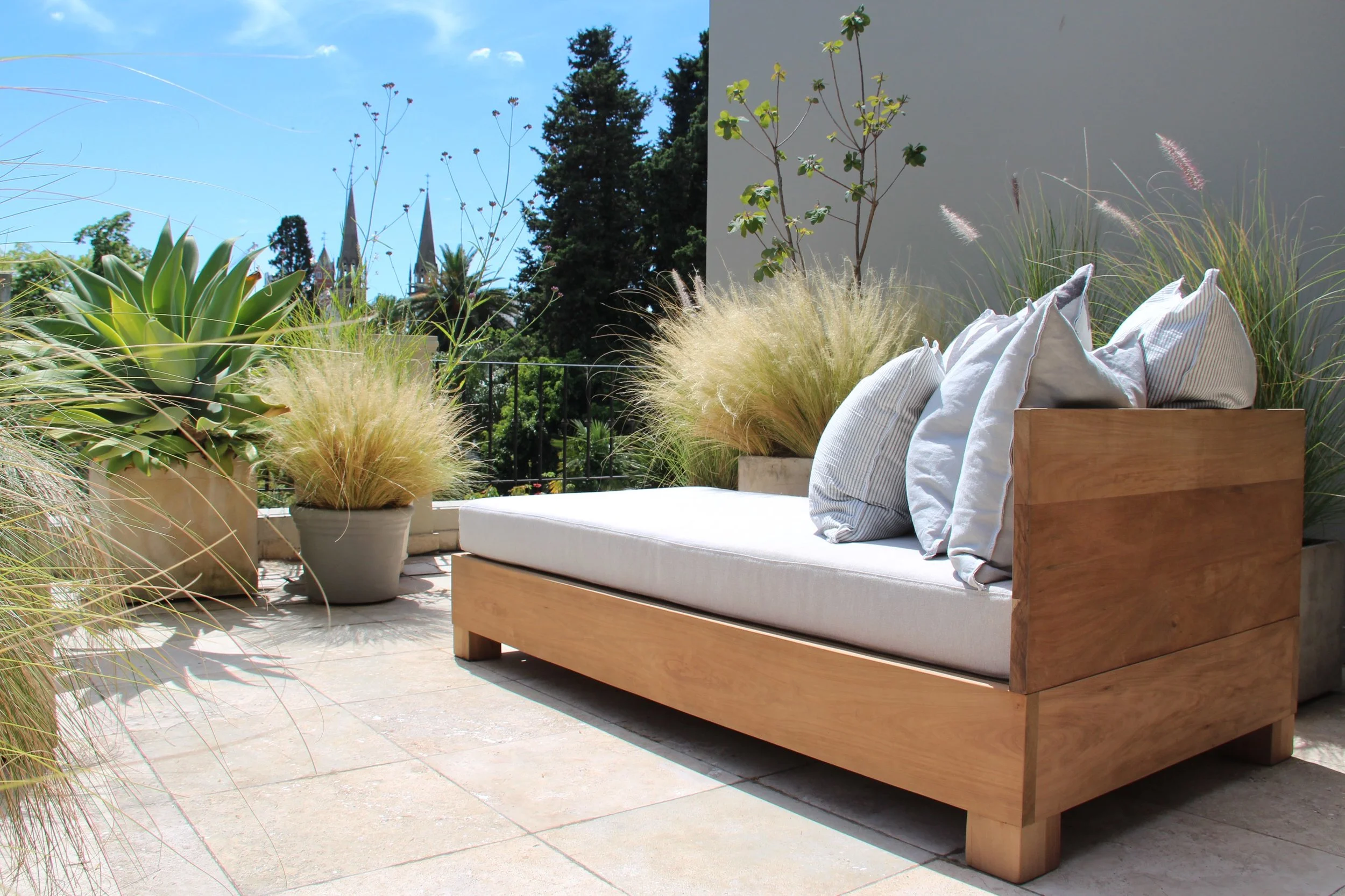 day bed_01_s.jpg