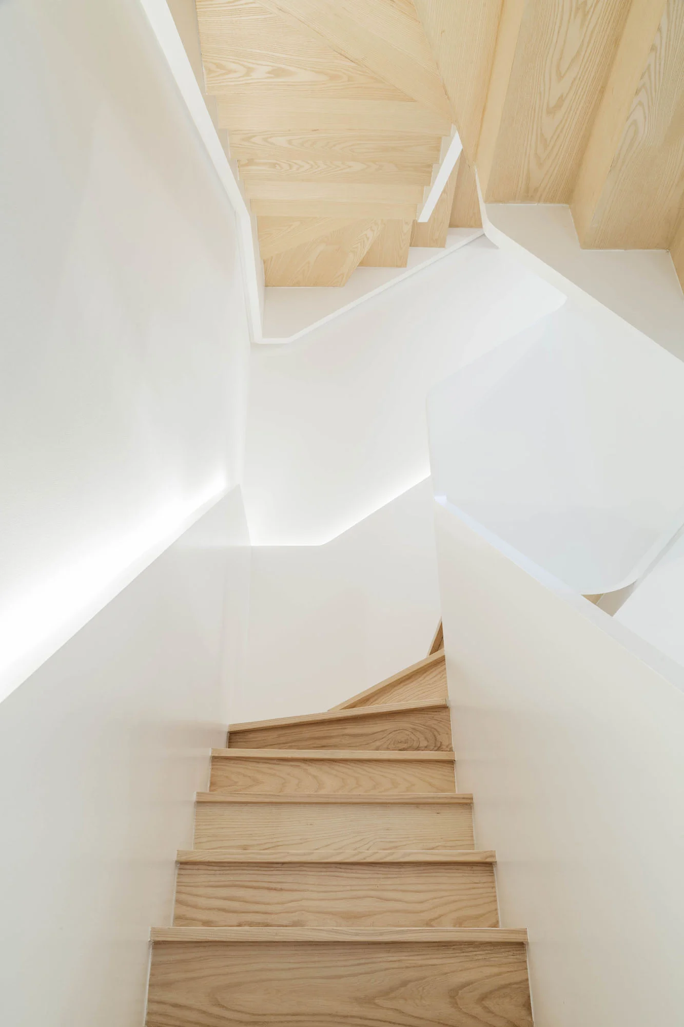   Handrail   the ribbon handrail accentuated with recessed LED lighting 