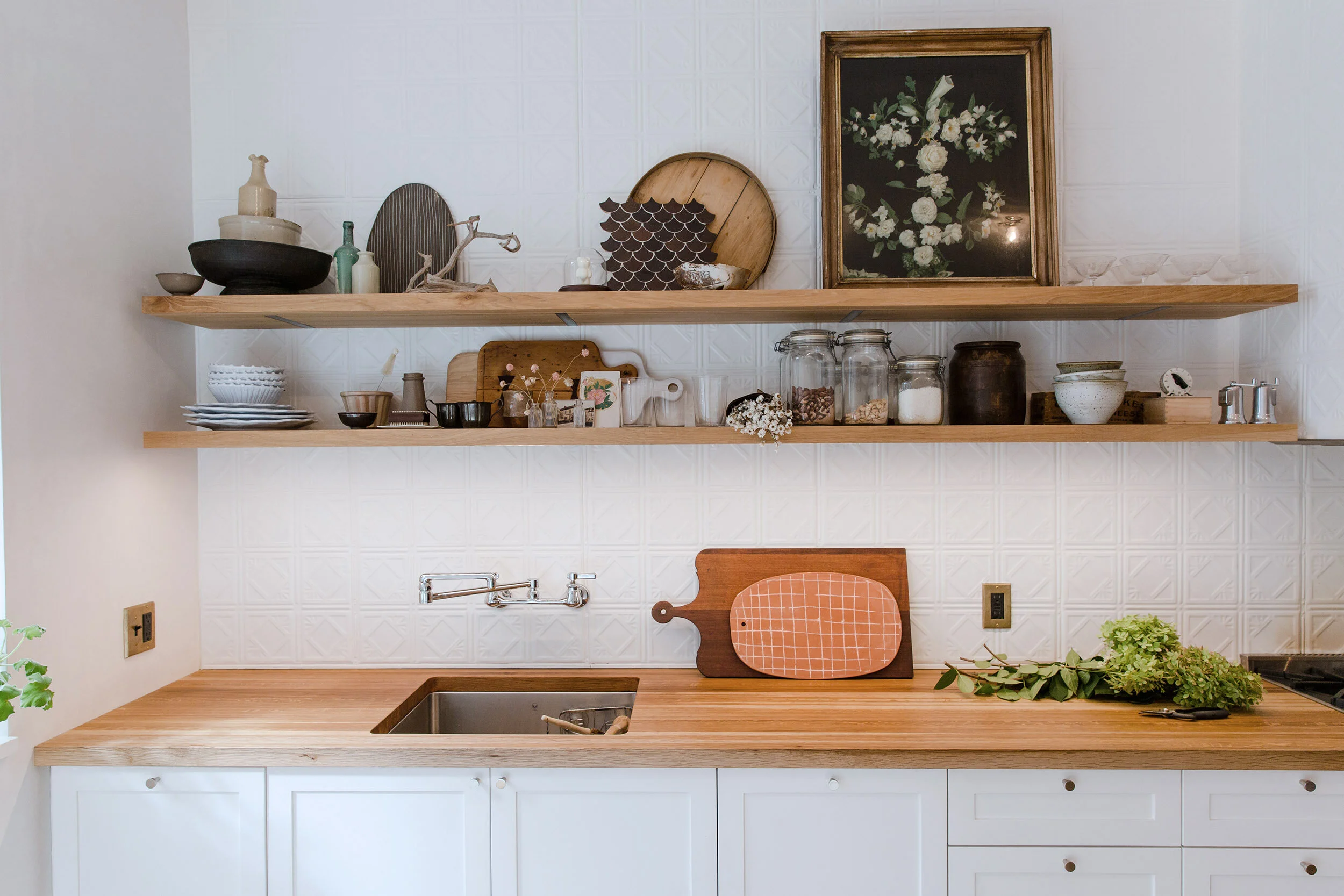   Kitchen  materials and details with a vintage touch 