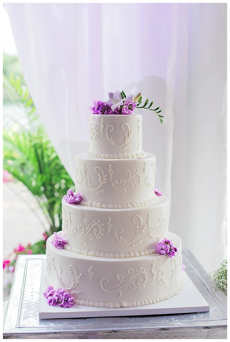 For the modern couple planning their wedding in NY, NJ + PA. Real weddings, engagements, inspiration + more!