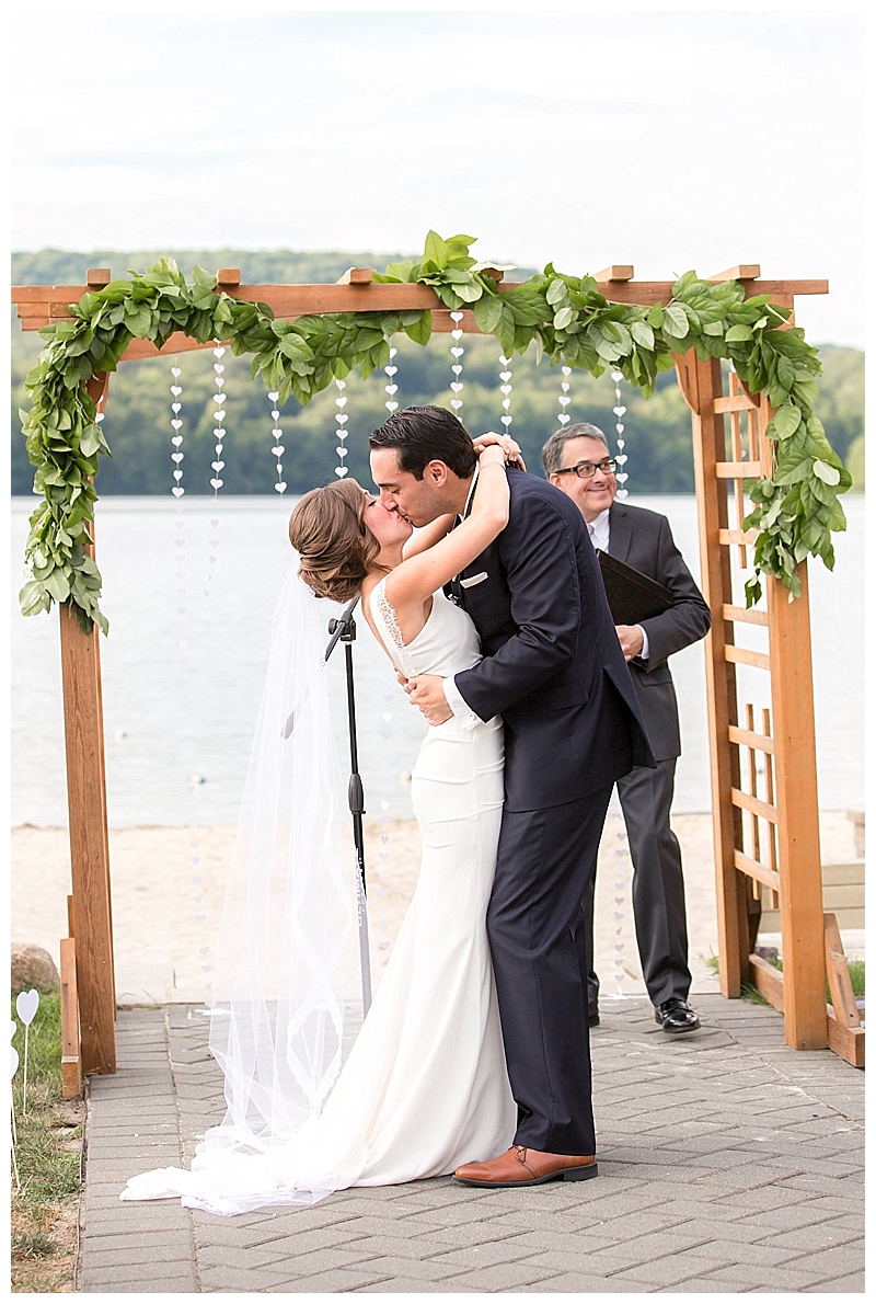 Red Oak Weddings | New York, New Jersey and Pennsylvania wedding vendors, resources and inspiration for the modern couple | Weddings | Idalia Photography