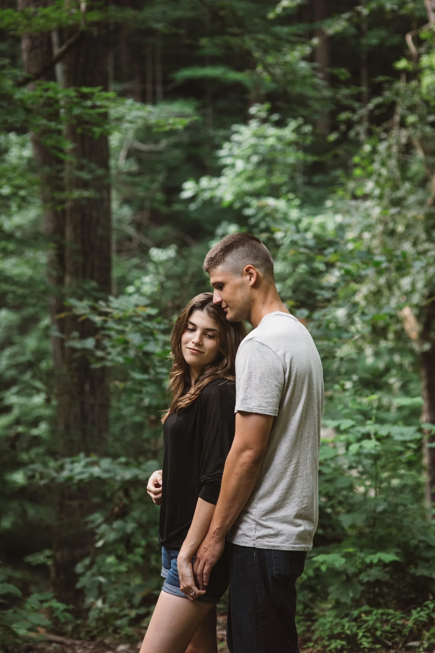 Red Oak Weddings | New York, New Jersey and Pennsylvania wedding vendors, resources and inspiration for the modern couple | Engagement Session | Ali Paul Co.