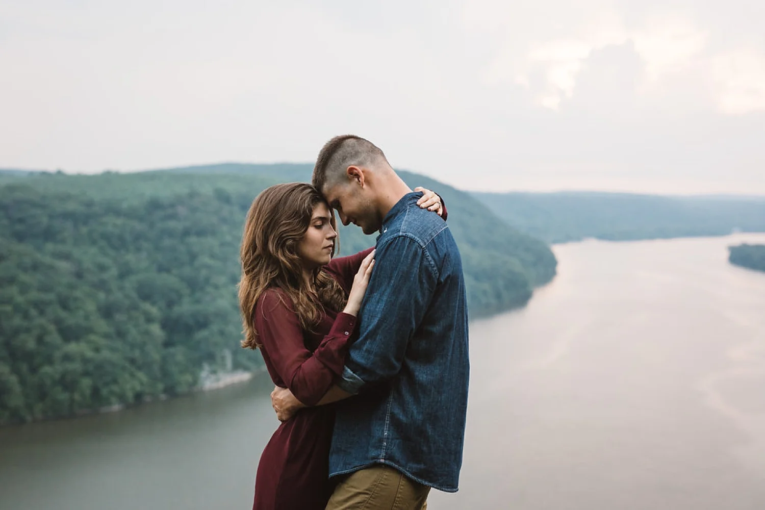 Red Oak Weddings | New York, New Jersey and Pennsylvania wedding vendors, resources and inspiration for the modern couple | Engagement Session | Ali Paul Co.