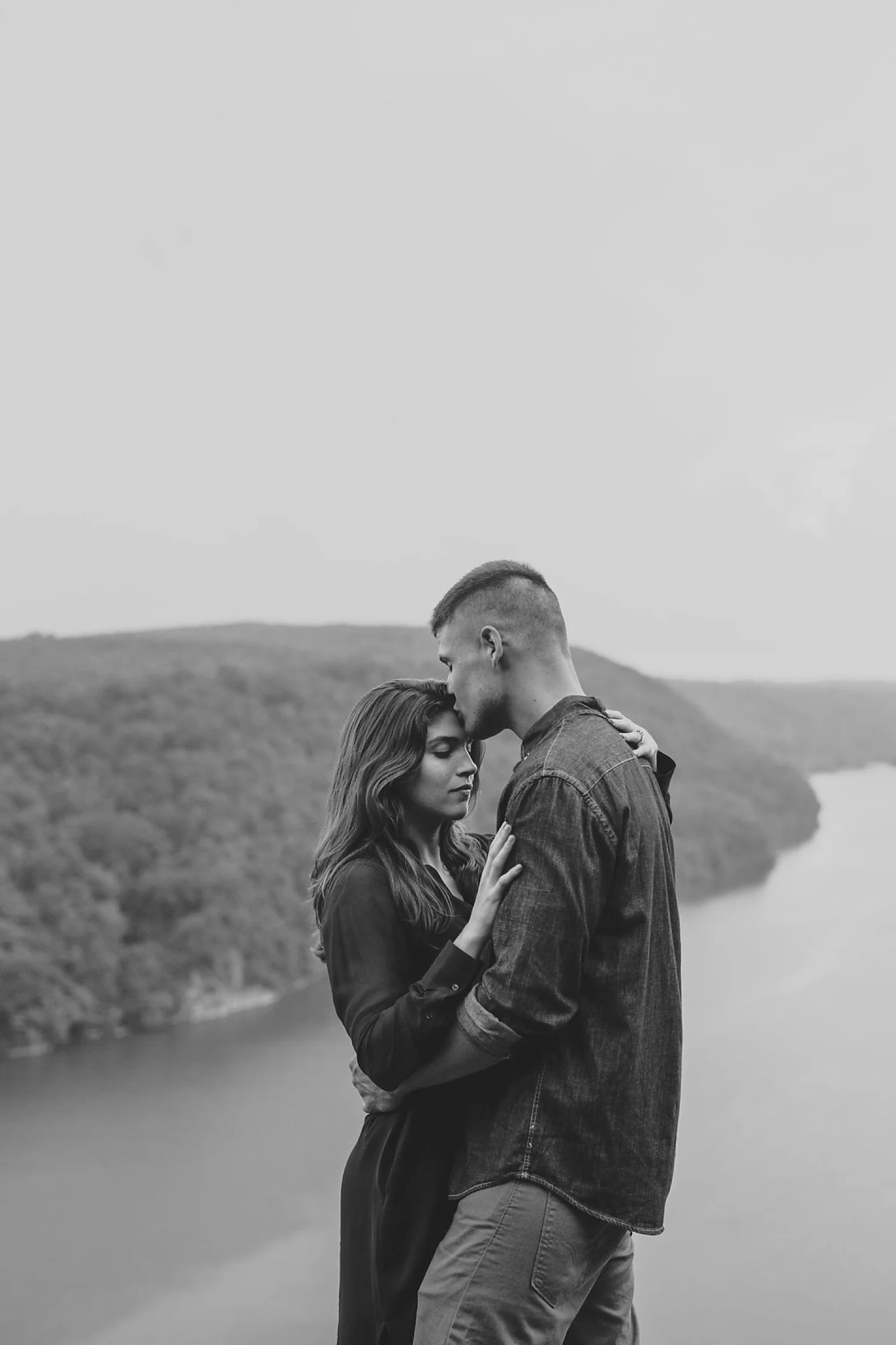 Red Oak Weddings | New York, New Jersey and Pennsylvania wedding vendors, resources and inspiration for the modern couple | Engagement Session | Ali Paul Co.