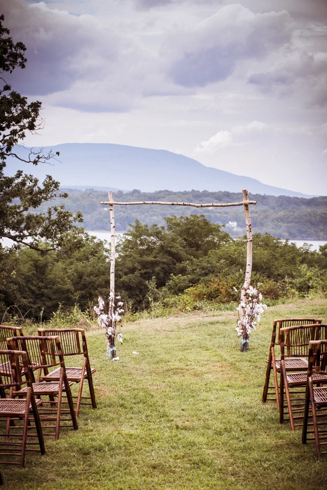 Red Oak Weddings | New York, New Jersey and Pennsylvania wedding vendors, resources and inspiration for the modern couple | All Who Wander Events