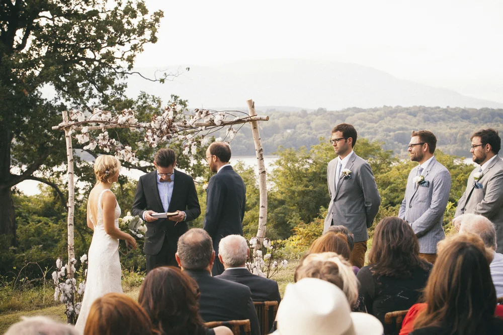 Red Oak Weddings | New York, New Jersey and Pennsylvania wedding vendors, resources and inspiration for the modern couple | All Who Wander Events