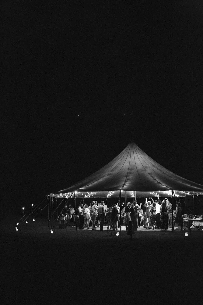 Red Oak Weddings | New York, New Jersey and Pennsylvania wedding vendors, resources and inspiration for the modern couple | All Who Wander Events