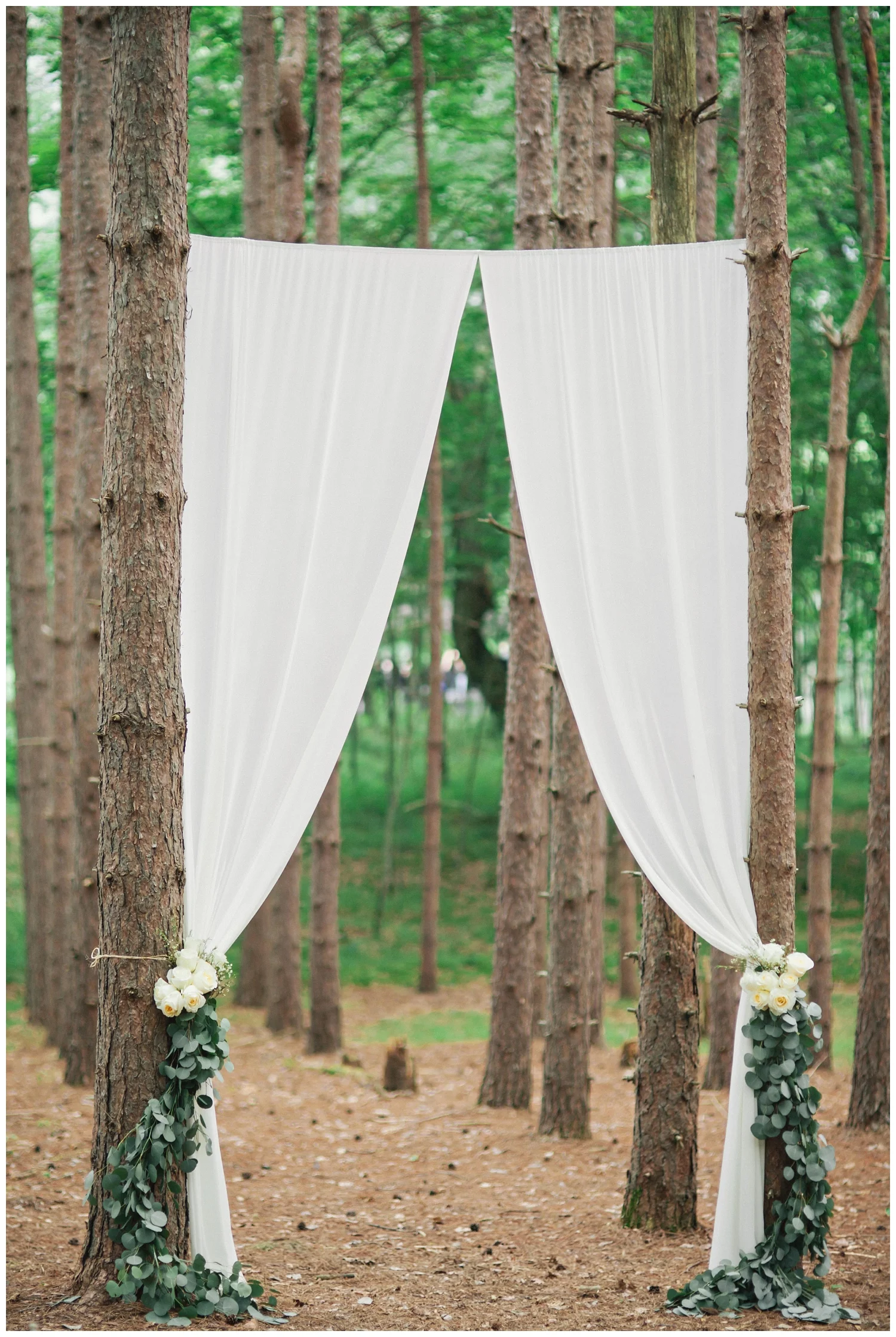 The Roxbury Barn Wedding Venue | Bride and Groom | Barn Wedding
