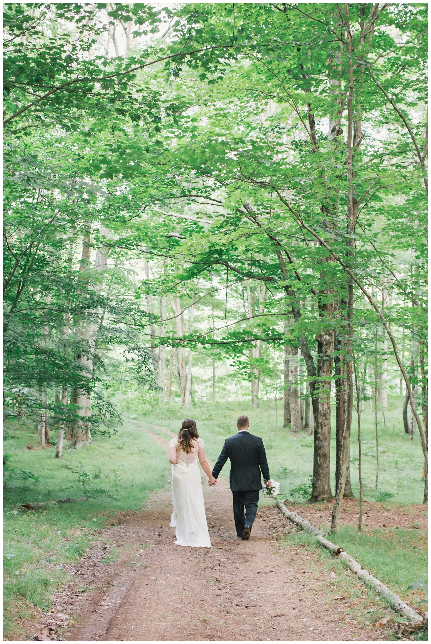 The Roxbury Barn Wedding Venue | Bride and Groom | Barn Wedding