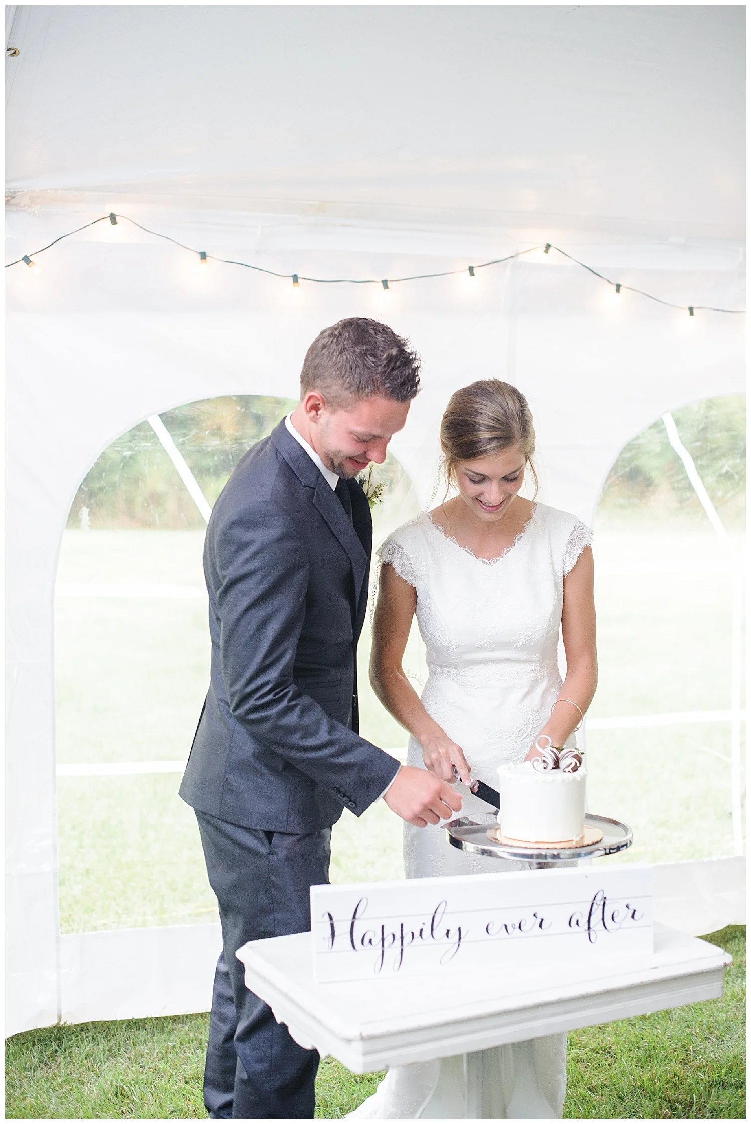Red Oak Weddings | Intimate Backyard wedding in Lancaster, PA | Olivia Rae Photography