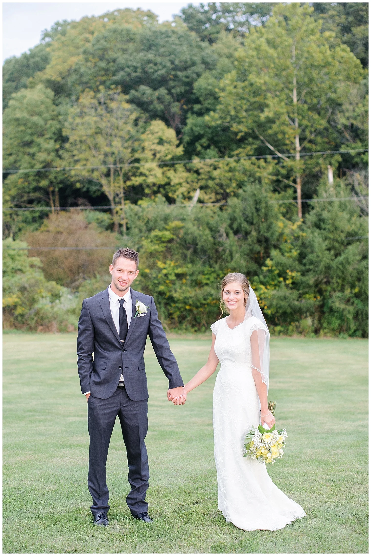 Red Oak Weddings | Intimate Backyard wedding in Lancaster, PA | Olivia Rae Photography