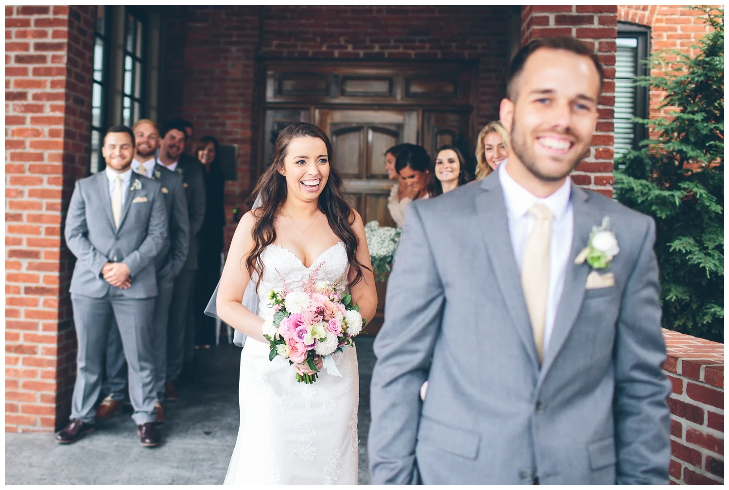 For the modern couple planning their wedding in NY, NJ + PA. Real weddings, engagements, inspiration + more!