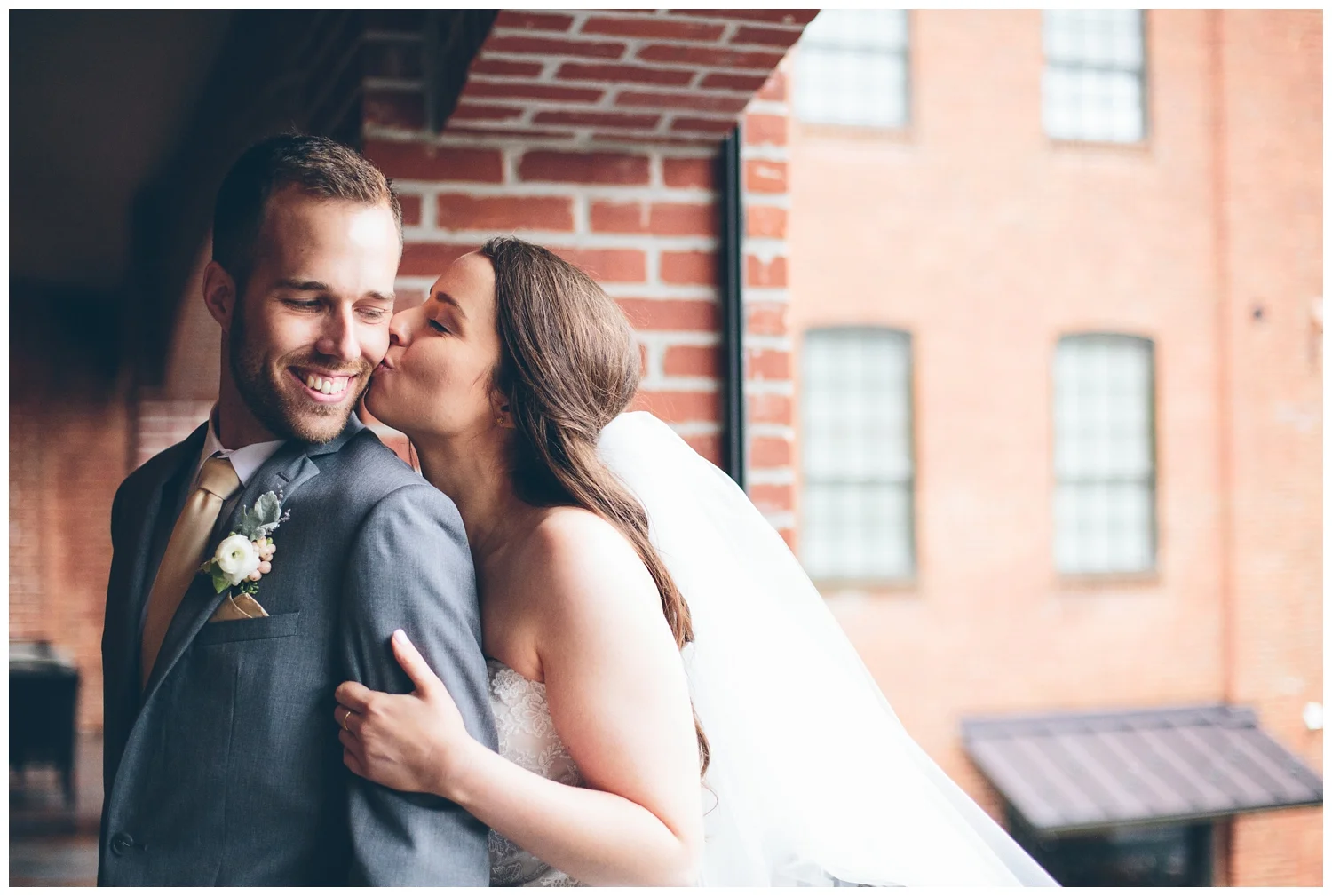 For the modern couple planning their wedding in NY, NJ + PA. Real weddings, engagements, inspiration + more!