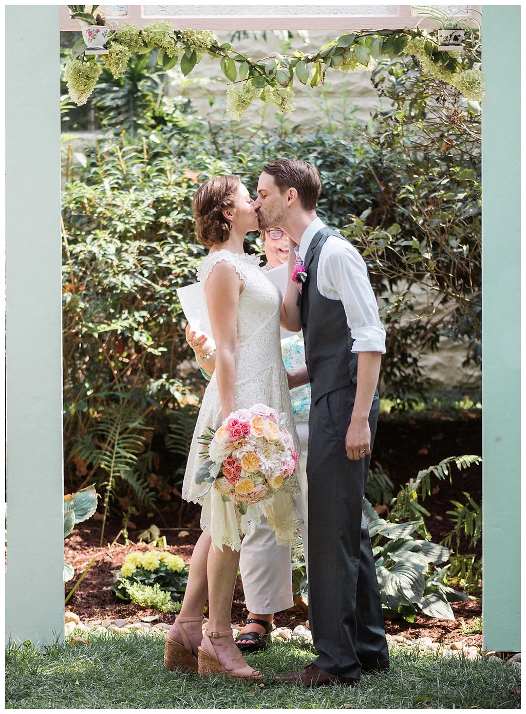 For the modern couple planning their wedding in NY, NJ + PA. Real weddings, engagements, inspiration + more!