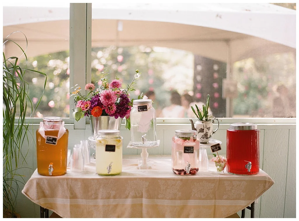 For the modern couple planning their wedding in NY, NJ + PA. Real weddings, engagements, inspiration + more!