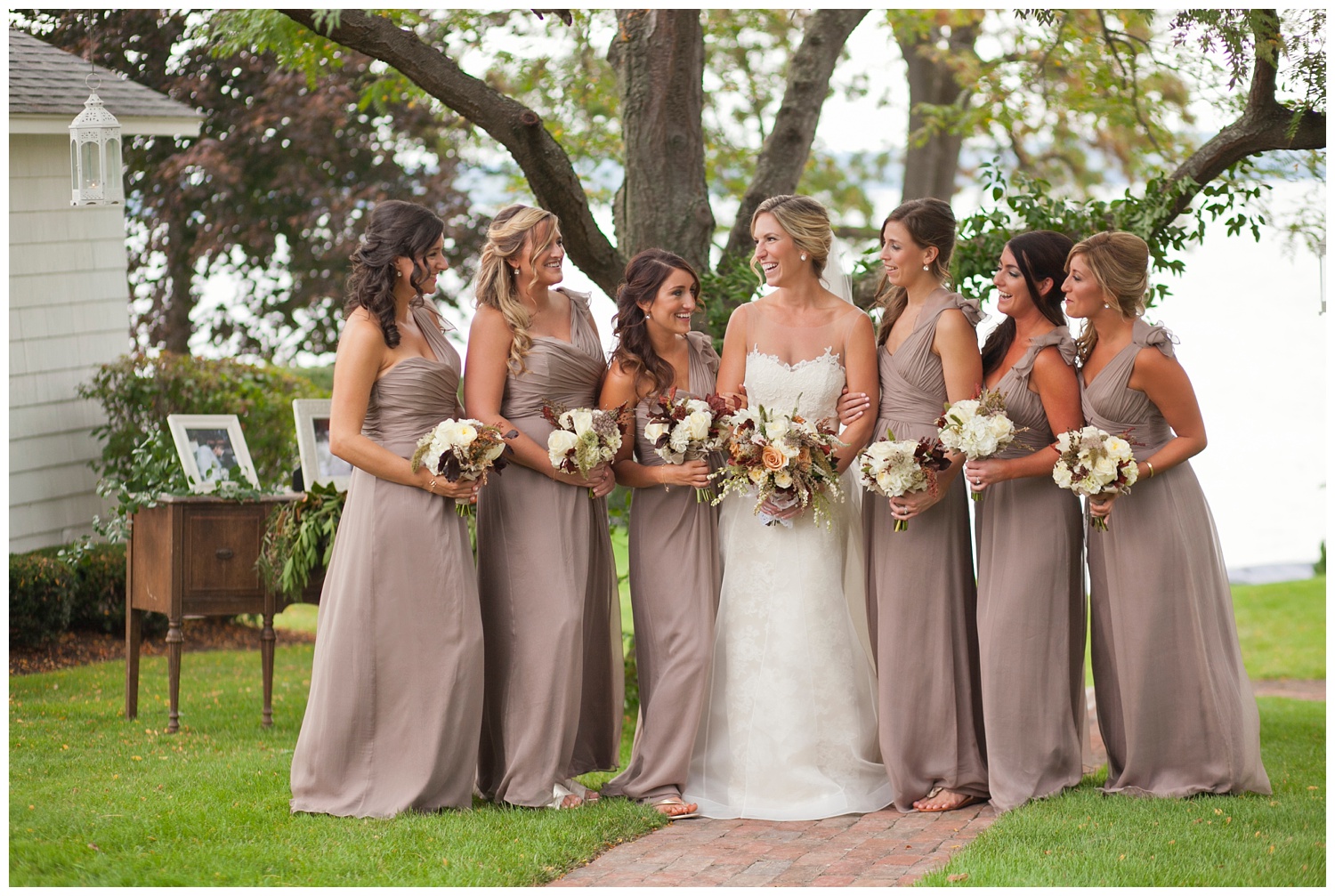 For the modern couple planning their wedding in NY, NJ + PA. Real weddings, engagements, inspiration + more!