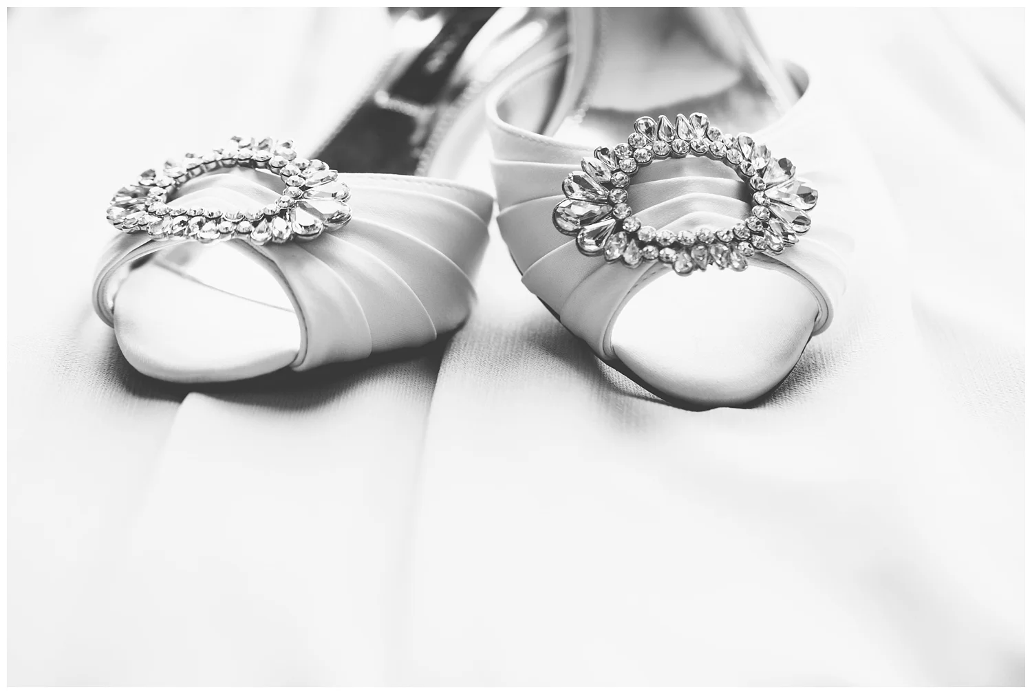 For the modern couple planning their wedding in NY, NJ + PA. Real weddings, engagements, inspiration + more!