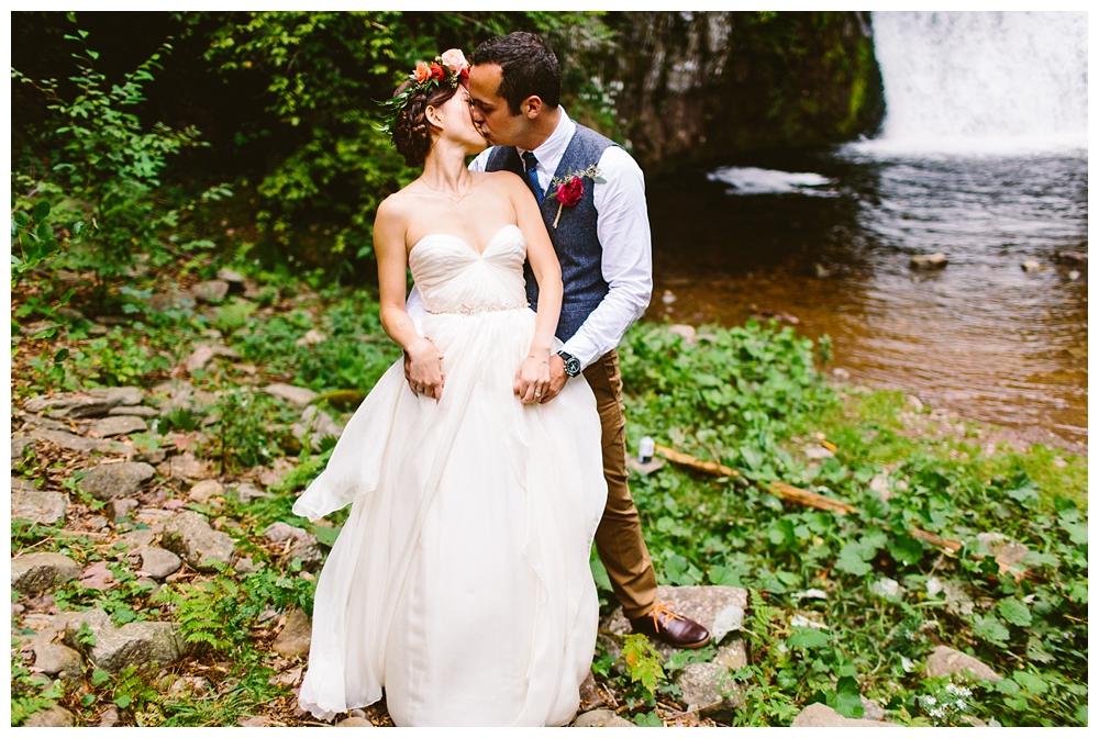 For the modern couple planning their wedding in NY, NJ + PA. Real weddings, engagements, inspiration + more!