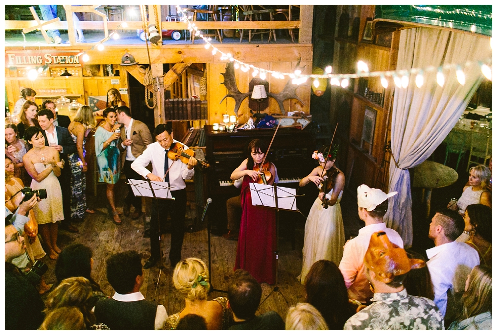 For the modern couple planning their wedding in NY, NJ + PA. Real weddings, engagements, inspiration + more!