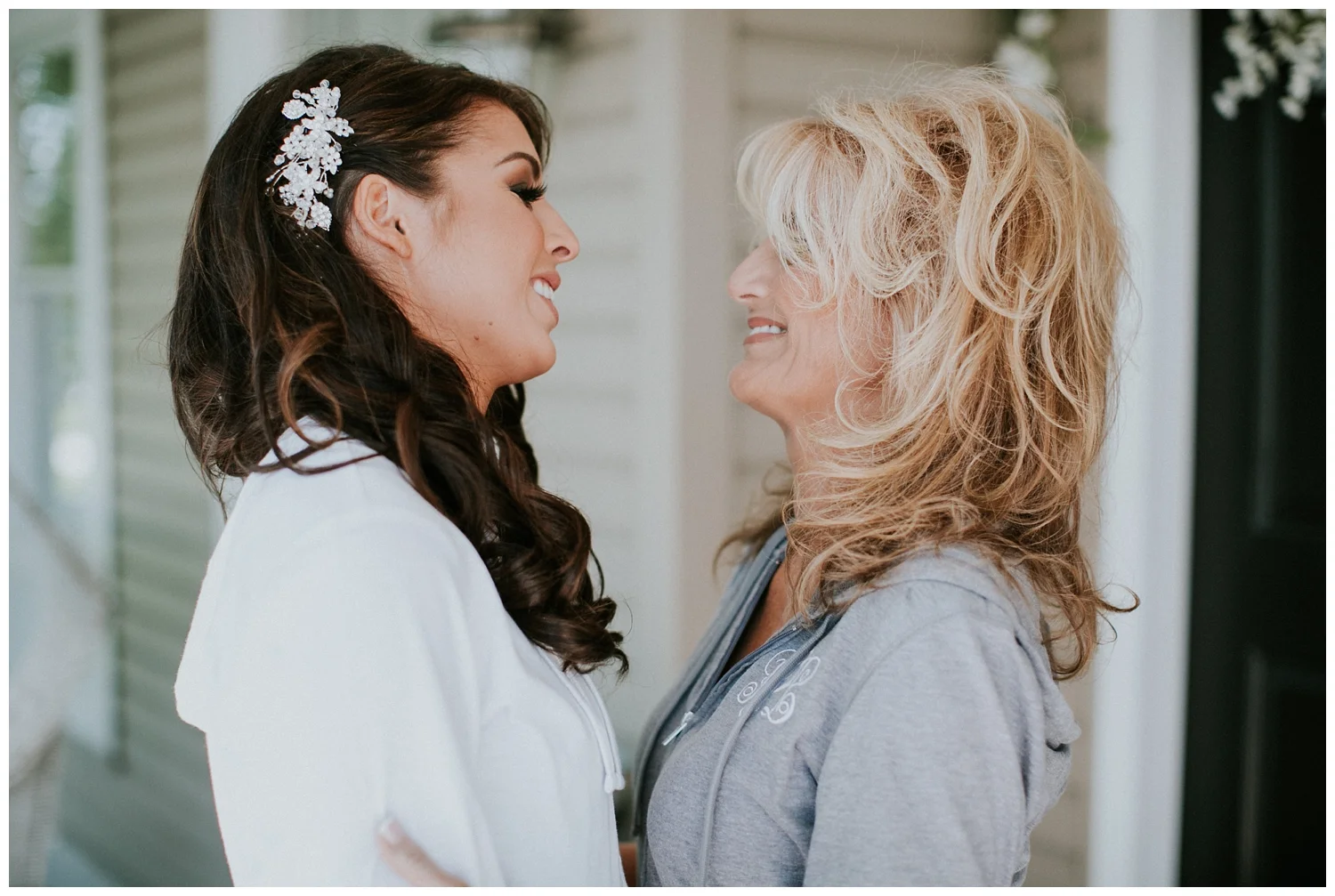 For the modern couple planning their wedding in NY, NJ + PA. Real weddings, engagements, inspiration + more!