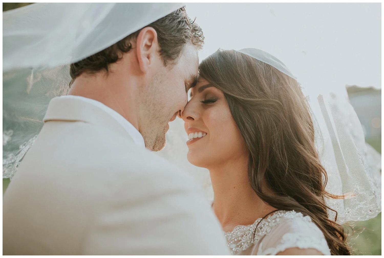 For the modern couple planning their wedding in NY, NJ + PA. Real weddings, engagements, inspiration + more!