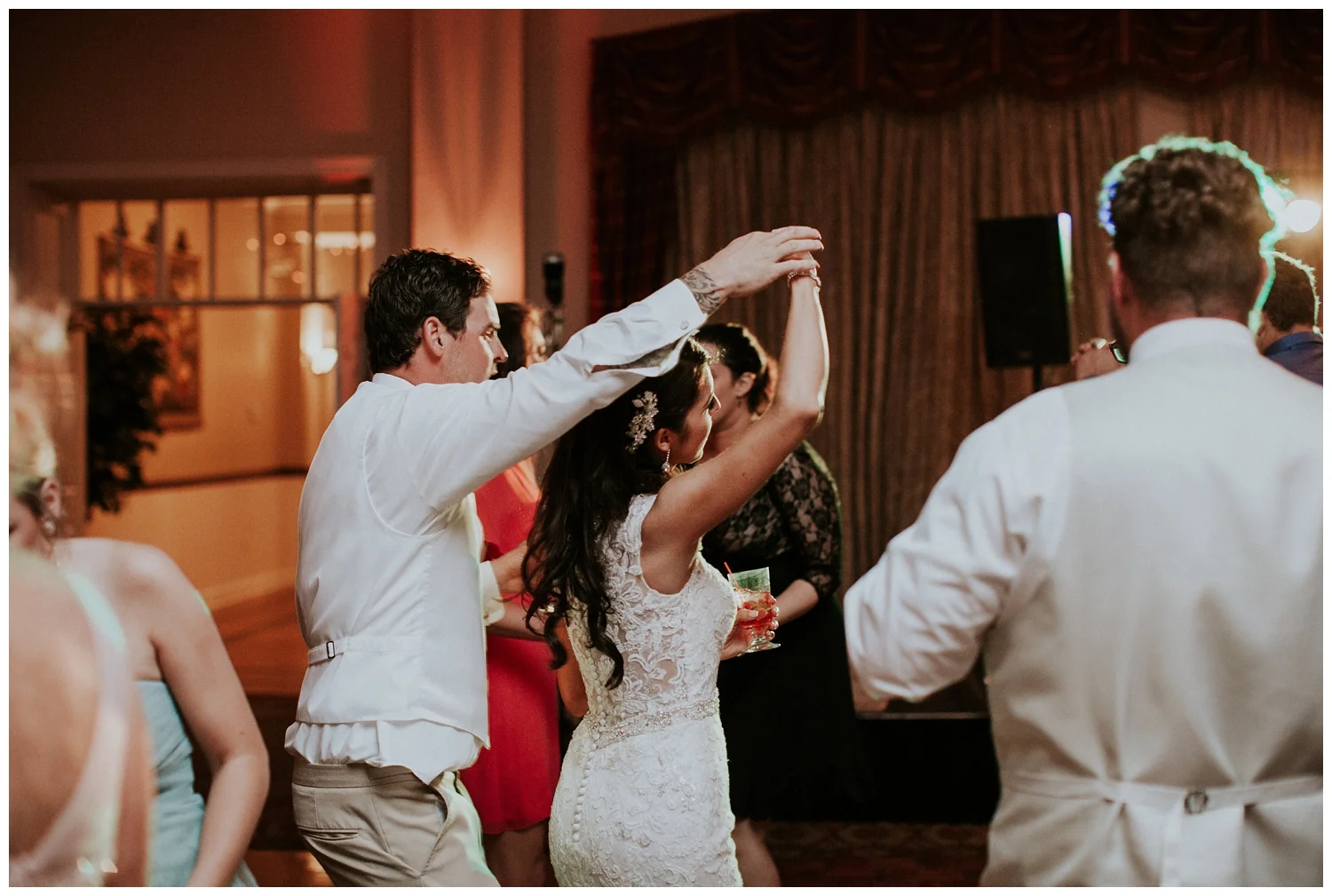 For the modern couple planning their wedding in NY, NJ + PA. Real weddings, engagements, inspiration + more!