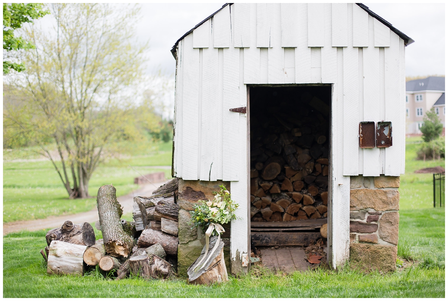 For the modern couple planning their wedding in NY, NJ + PA. Real weddings, engagements, inspiration + more!