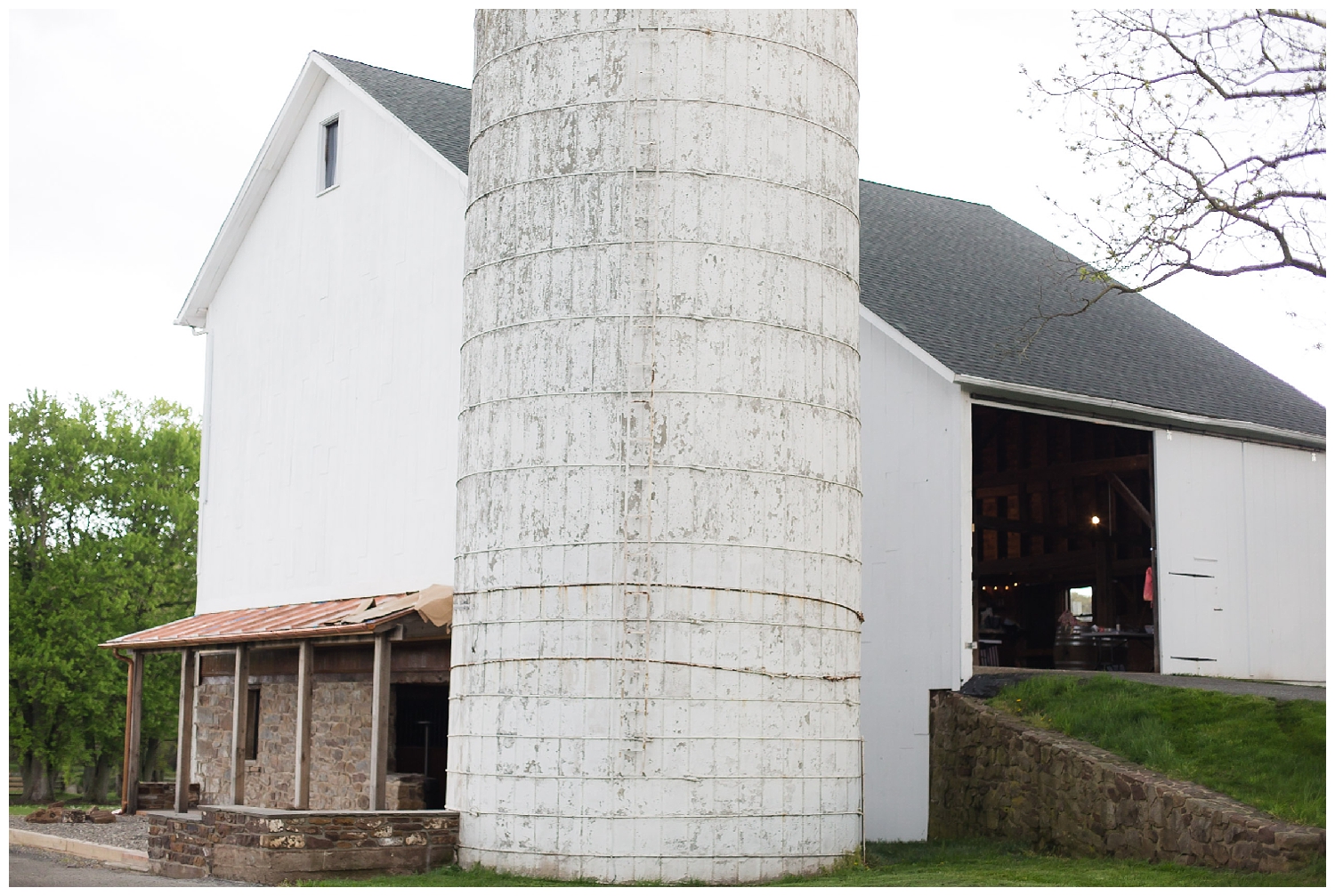 For the modern couple planning their wedding in NY, NJ + PA. Real weddings, engagements, inspiration + more!
