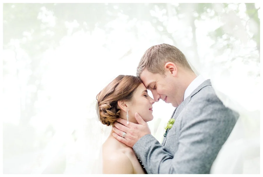 For the modern couple planning their wedding in NY, NJ + PA. Real weddings, engagements, inspiration + more!