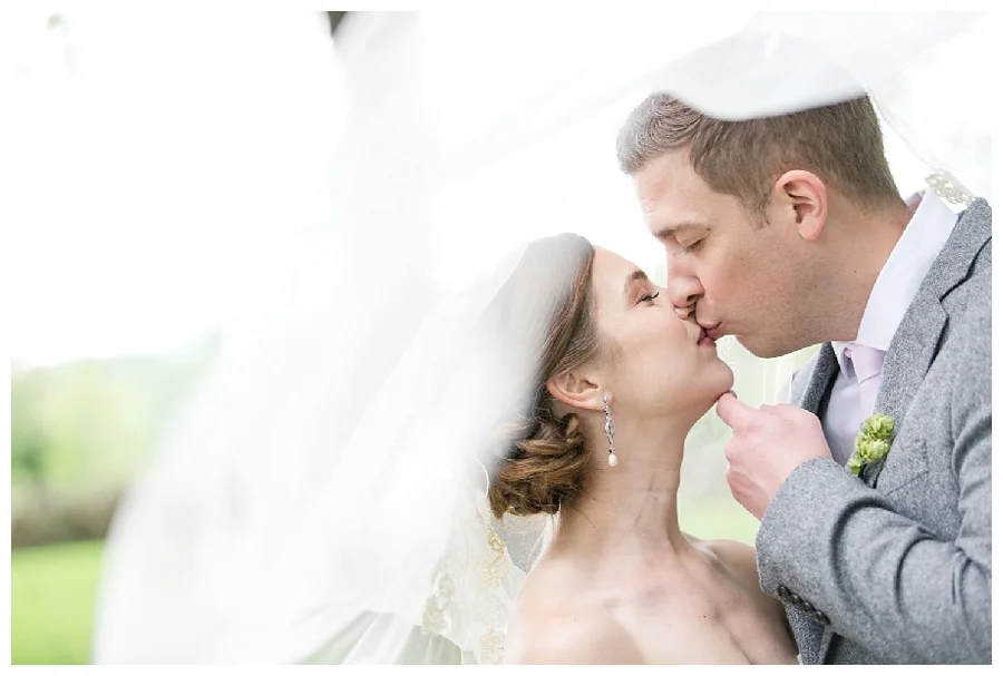For the modern couple planning their wedding in NY, NJ + PA. Real weddings, engagements, inspiration + more!